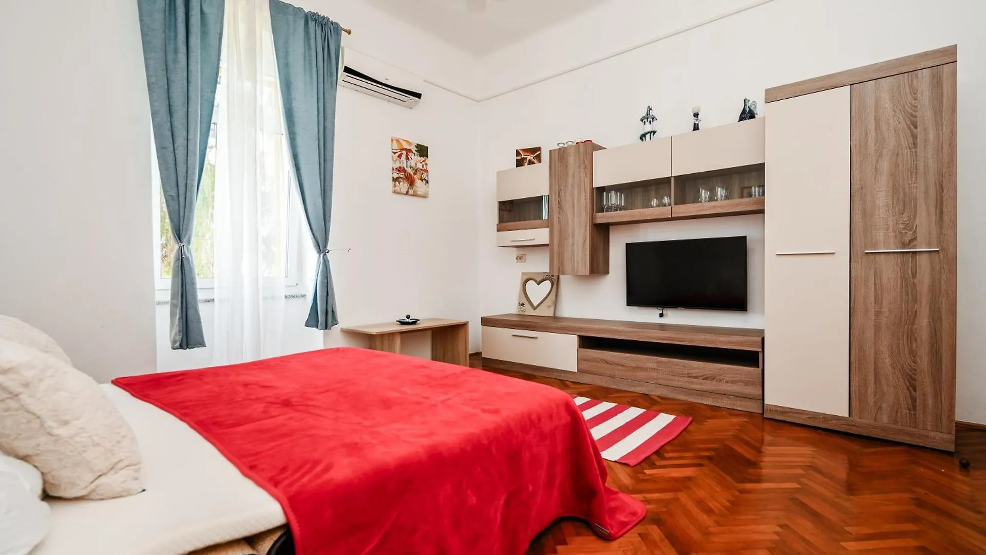 Seafront Apartment Icici