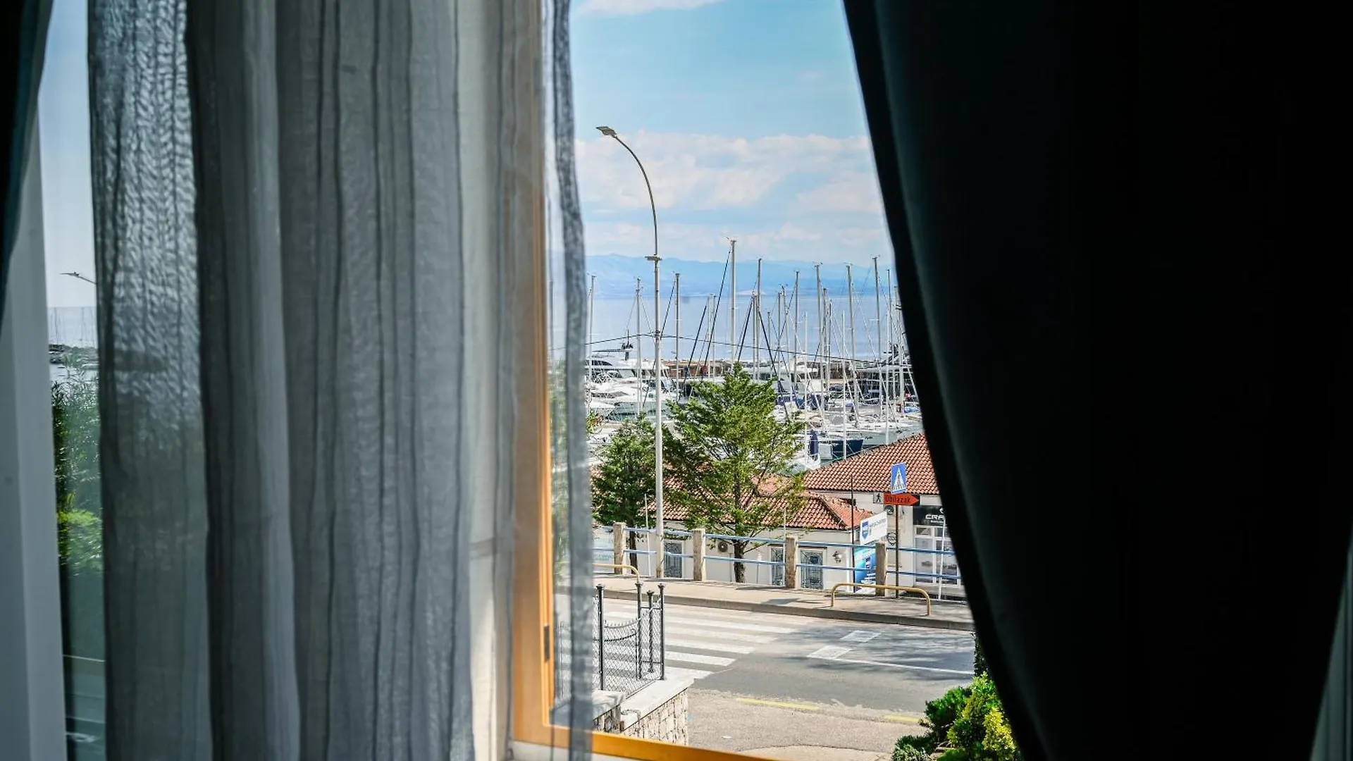 Seafront Apartment Icici