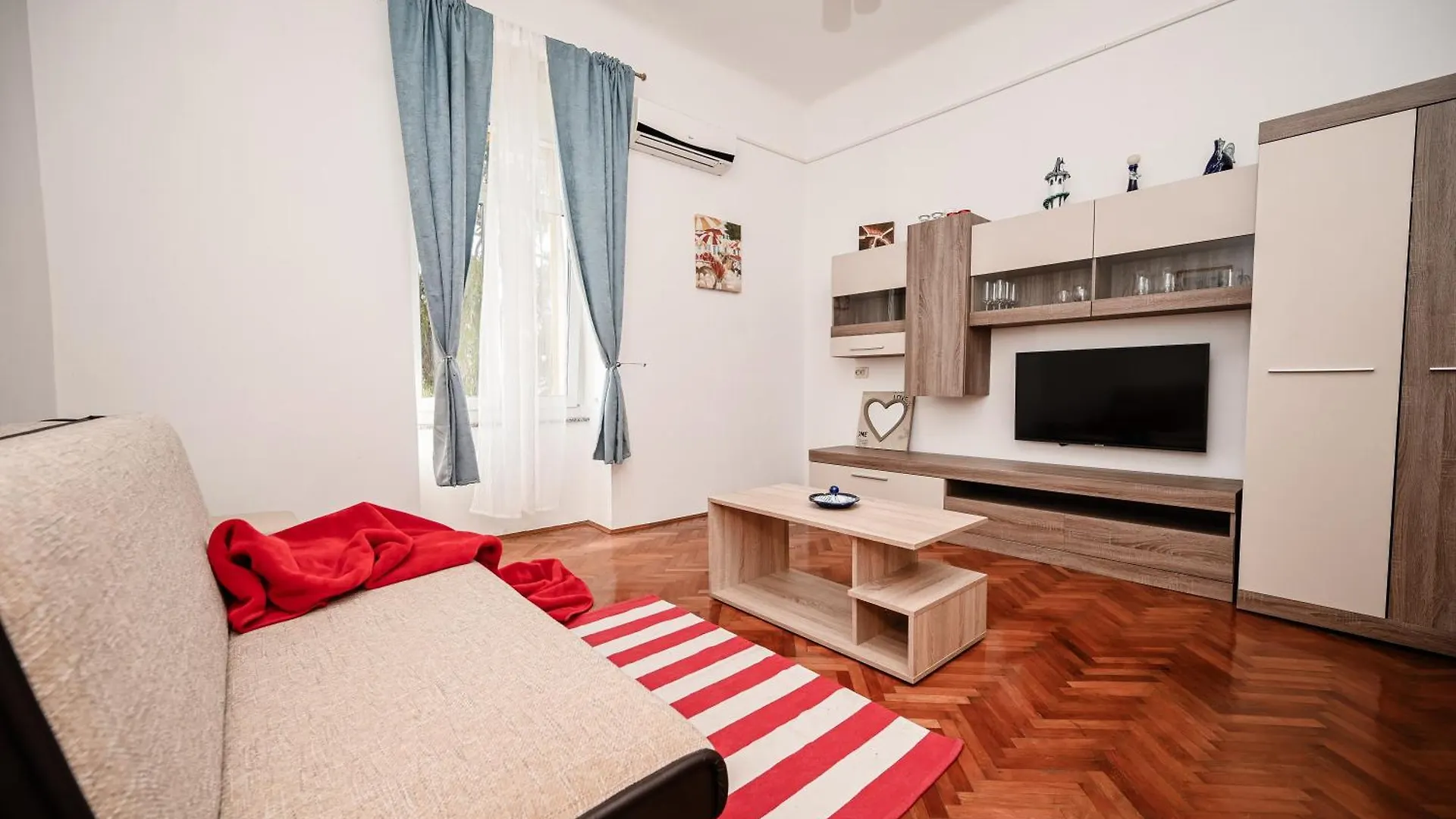 Seafront Apartment Icici Croatia