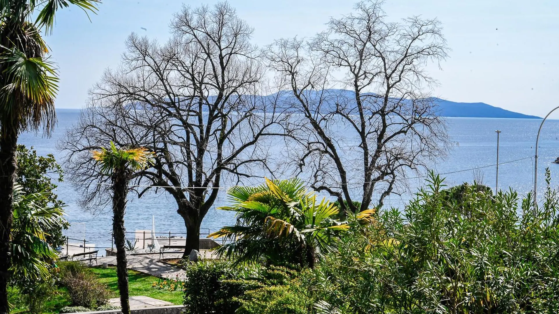 Seafront Apartment Icici